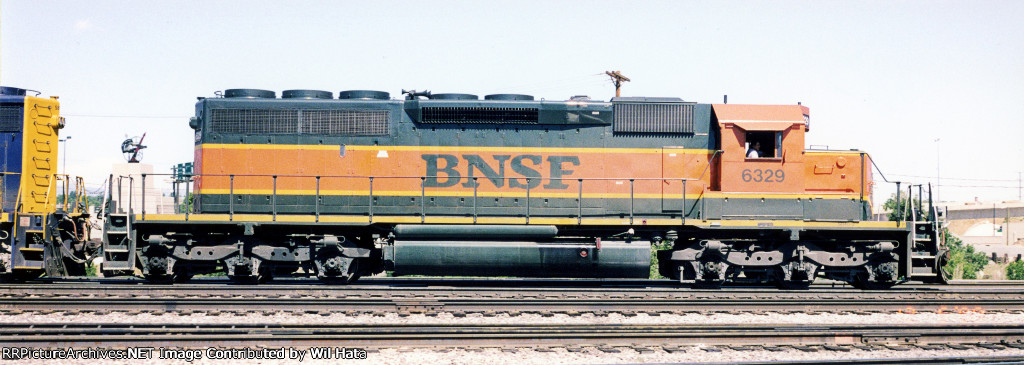 BNSF SD40-2 6329